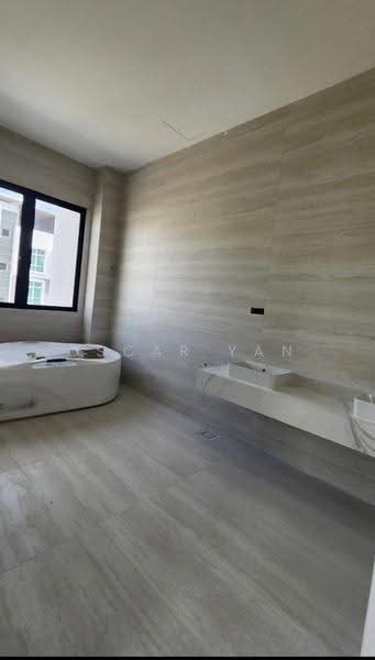 Bungalow House untuk Dijual di Taman Molek (Johor Bahru) - Oscar Yan - Bathroom - PropertyGuru.com.my