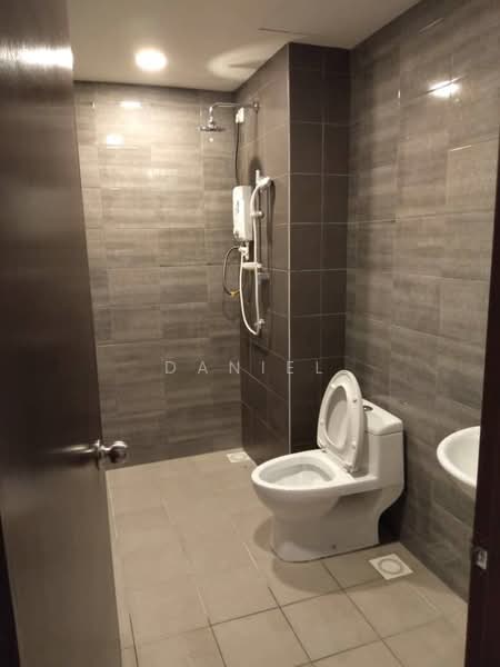 Service Residence for Sale at Symphony Tower (Menara Simfoni) - Daniel Ng - PropertyGuru.com.my