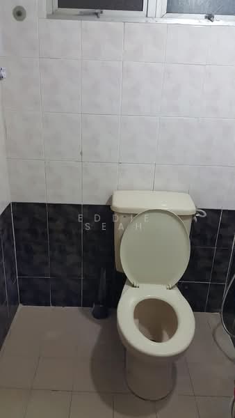 Condominium for Sale at Endah Regal Condominium - Eddie Seah - Bathroom - PropertyGuru.com.my
