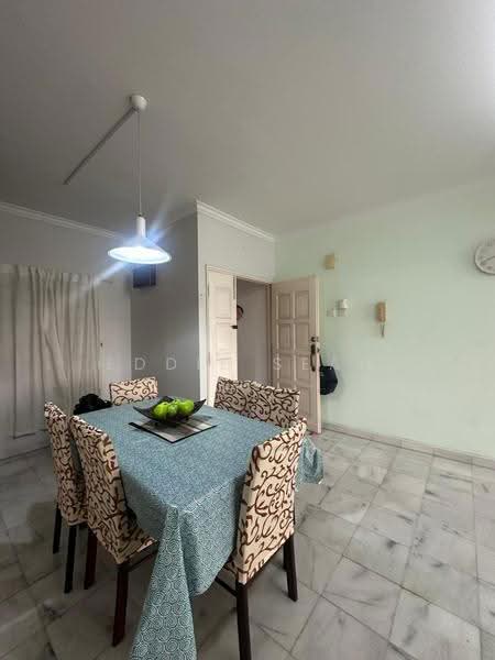 Kondominium untuk Dijual di Endah Regal Condominium - Eddie Seah - Dining Room - PropertyGuru.com.my