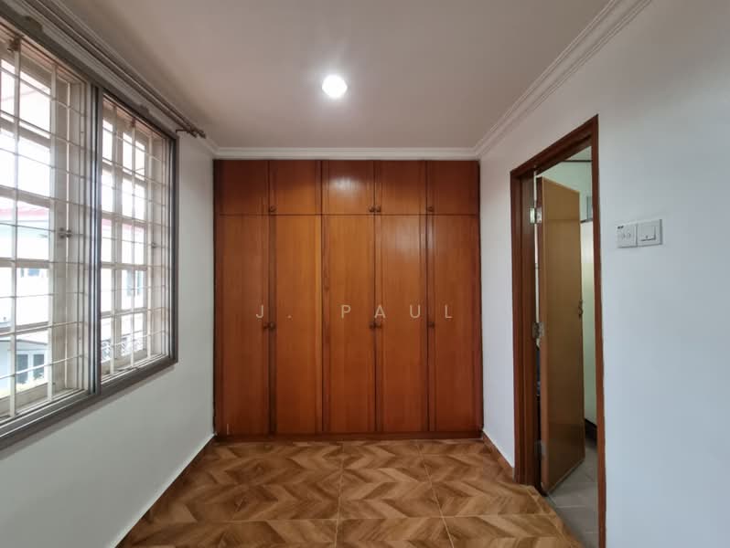 Semi-Detached House for Sale in Taman Petaling (Petaling Jaya) - J. Paul - Bedroom 2 Wardrobe and Enterance to Bath - PropertyGuru.com.my