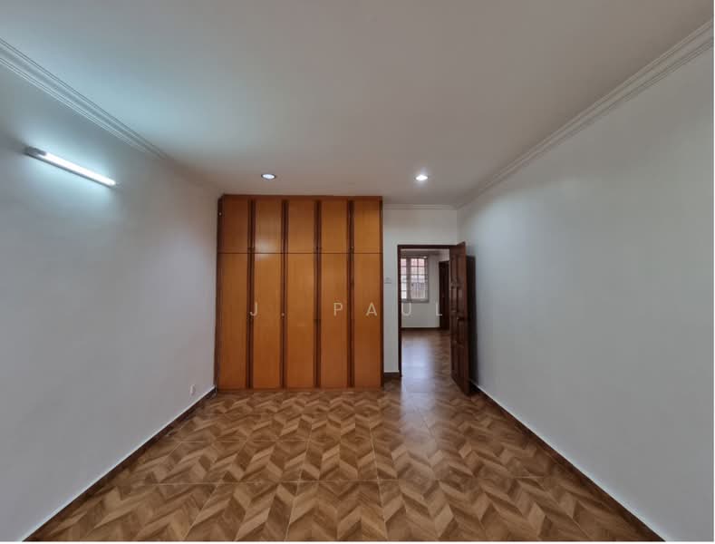 Semi-Detached House for Sale in Taman Petaling (Petaling Jaya) - J. Paul - Bedroom 4 - Upstairs - PropertyGuru.com.my