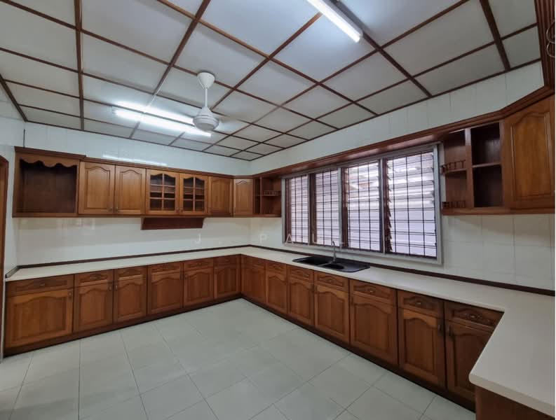 Semi-Detached House for Sale in Taman Petaling (Petaling Jaya) - J. Paul - Dry Kitchen - PropertyGuru.com.my