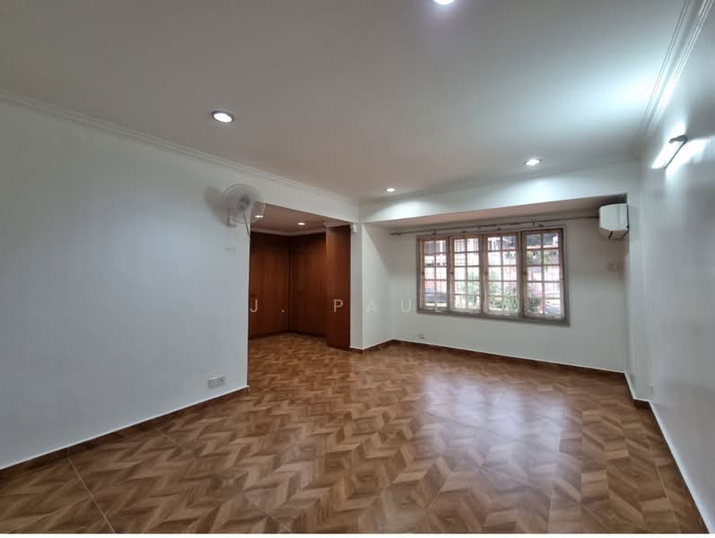 Semi-Detached House for Sale in Taman Petaling (Petaling Jaya) - J. Paul - Master Bedroom - Upstairs - PropertyGuru.com.my