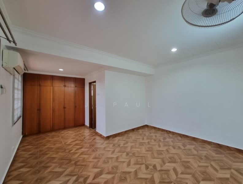 Semi-Detached House for Sale in Taman Petaling (Petaling Jaya) - J. Paul - Bedroom 3 - Upstairs - PropertyGuru.com.my