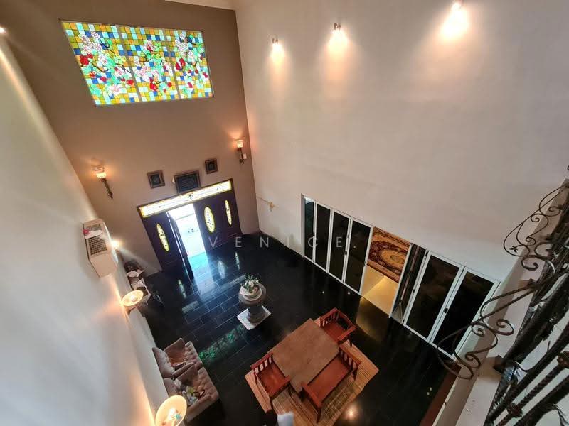 Bungalow House untuk Dijual di Country Heights (Kajang) - Venice Chong - Entrance - PropertyGuru.com.my