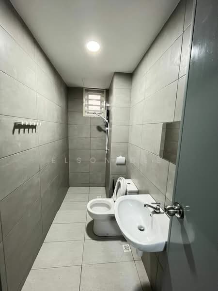 Servis Apartment untuk Dijual di Metropol - Elson Dee - Bathroom - PropertyGuru.com.my