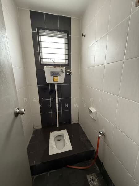Shop for Rent in Bandar Bukit Mahkota (Bangi) - Dante Leong Zhenwen - Bathroom - PropertyGuru.com.my