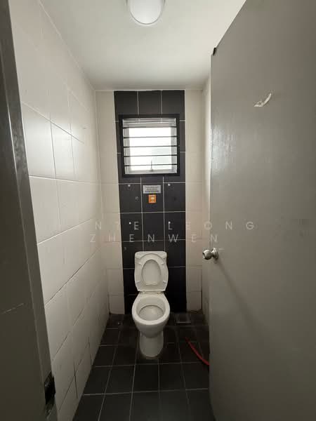 Shop for Rent in Bandar Bukit Mahkota (Bangi) - Dante Leong Zhenwen - Bathroom - PropertyGuru.com.my