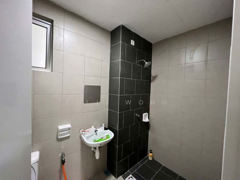 Servis Apartment untuk Disewa di SkyLake Residence - Felix Wong - Bathroom - PropertyGuru.com.my