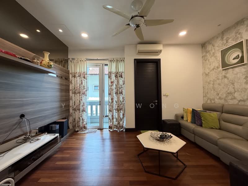 3.5-storey Terraced House for Sale in Duta Tropika (Batu) - Yvelle Wong - Living Room - PropertyGuru.com.my