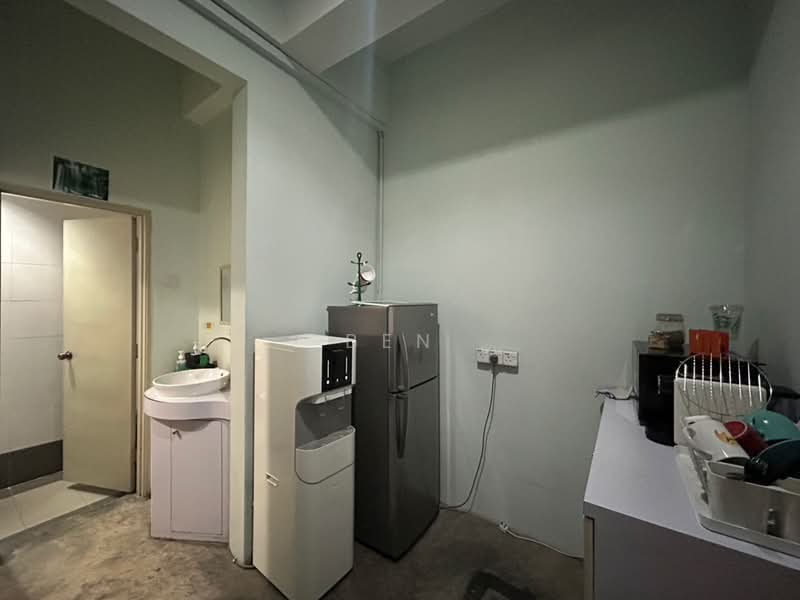 Shop / Office for Sale in Kampung Sungai Kayu Ara (Petaling Jaya) - Ben Lor - PropertyGuru.com.my