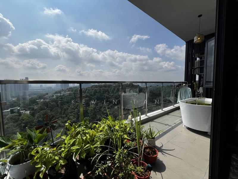 Kediaman Servis untuk Dijual di Hampton Height Damansara - Kevin Tan - Balcony - PropertyGuru.com.my
