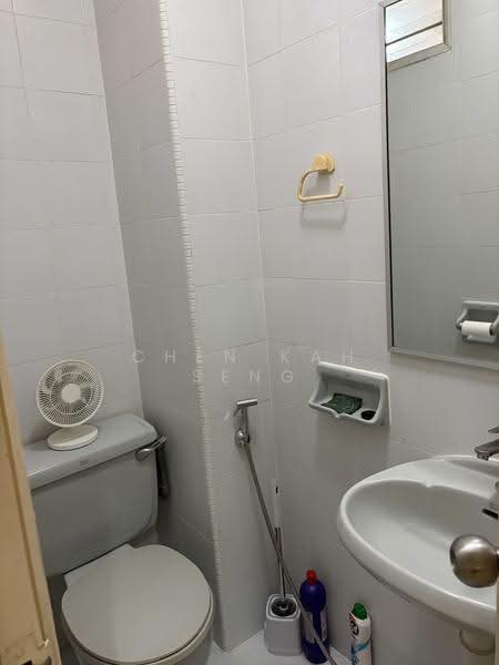 Condominium for Sale at City Gardens - Chen Kah Seng - Bathroom - PropertyGuru.com.my