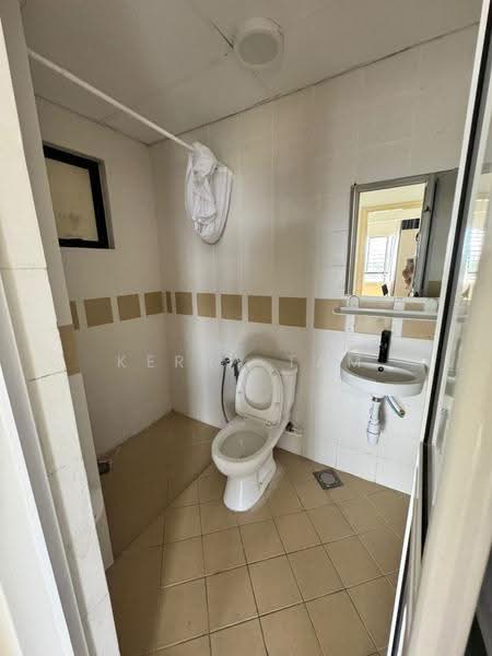 Service Residence for Sale at Serviced Residence @ Pelangi Damansara Sentral - Kerry Tam - Bathroom - PropertyGuru.com.my