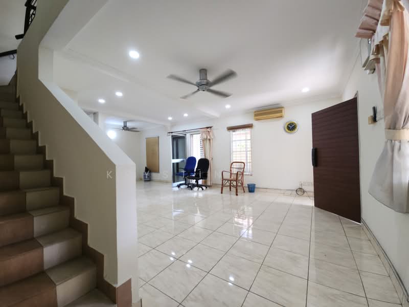 Rumah Teres 2-Tingkat untuk Dijual di Kota Kemuning (Shah Alam) - Krystin Lim - Living Room - PropertyGuru.com.my