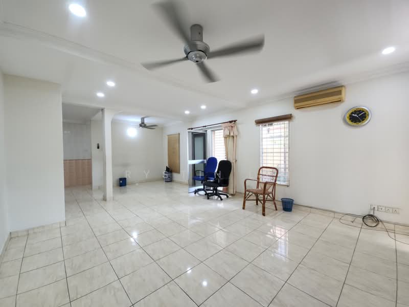 Rumah Teres 2-Tingkat untuk Dijual di Kota Kemuning (Shah Alam) - Krystin Lim - Living Room - PropertyGuru.com.my