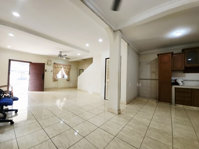 Rumah Teres 2-Tingkat untuk Dijual di Kota Kemuning (Shah Alam) - Krystin Lim - Living Room - PropertyGuru.com.my
