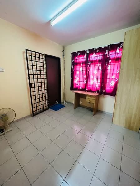 Rumah Teres 3 Tingkat untuk Dijual di Taman Dagang (Ampang) - Daniel Ng - PropertyGuru.com.my