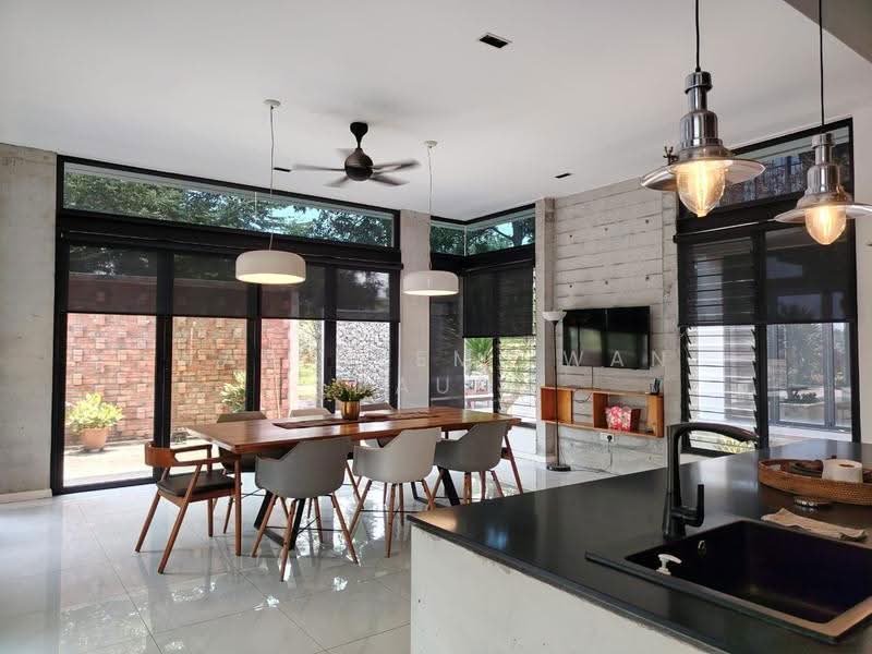 Bungalow House for Sale in Taman Bukit Meringin (Kajang) - Wan Azemi Wan Daud - Dining Room - PropertyGuru.com.my
