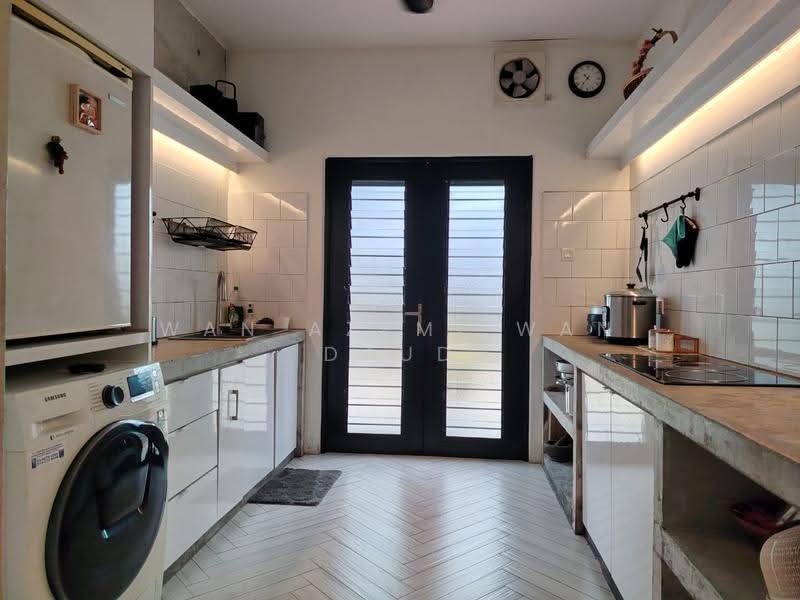 Bungalow House for Sale in Taman Bukit Meringin (Kajang) - Wan Azemi Wan Daud - Kitchen - PropertyGuru.com.my