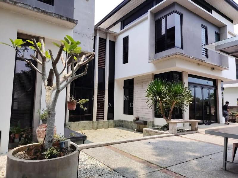 Bungalow House for Sale in Taman Bukit Meringin (Kajang) - Wan Azemi Wan Daud - Exterior - PropertyGuru.com.my