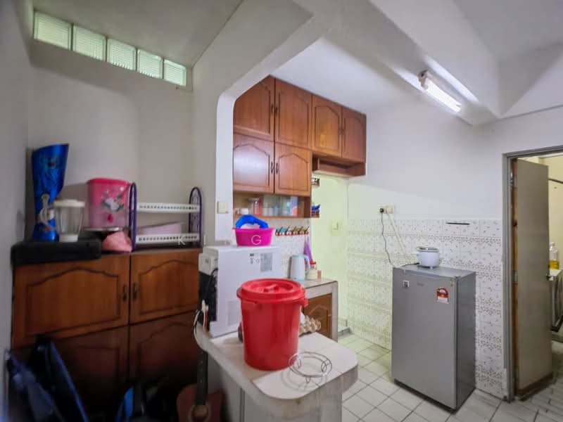 Pangsapuri untuk Dijual di The Riviera - Kingston Choo - Kitchen - PropertyGuru.com.my