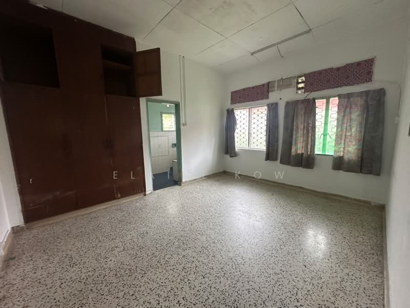 Bungalow for Sale in Taman Kanagapuram (Petaling Jaya) - Elaine Kow - PropertyGuru.com.my