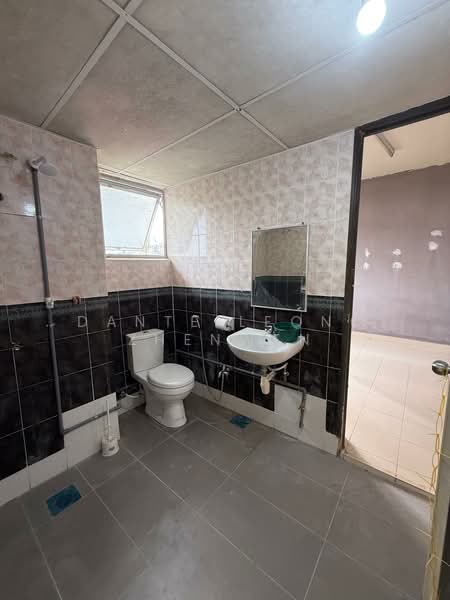 Condominium for Rent at Venice Hill - Dante Leong Zhenwen - Bathroom - PropertyGuru.com.my