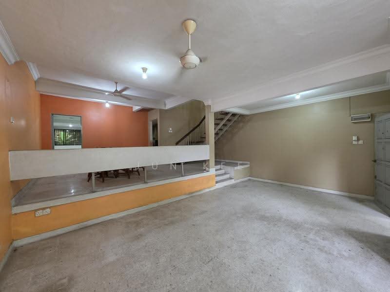 2-storey Terraced House for Sale in Taman Desa (Kuala Lumpur) - Jun Kee - Living Room - PropertyGuru.com.my