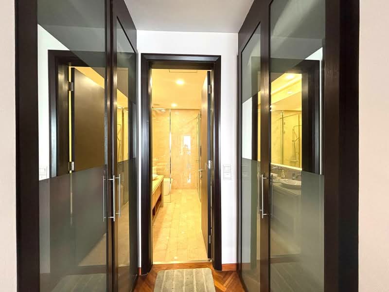 Servis Apartment untuk Disewa di Straits Quay (The Suites at Waterside) - Gan Chun Kai - Bathroom - PropertyGuru.com.my