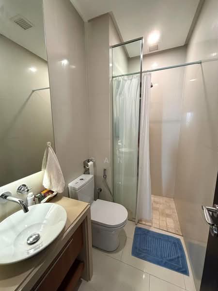 Servis Apartment untuk Disewa di Straits Quay (The Suites at Waterside) - Gan Chun Kai - Bathroom - PropertyGuru.com.my