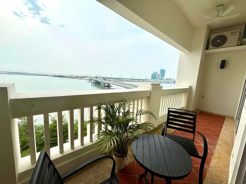 Servis Apartment untuk Disewa di Straits Quay (The Suites at Waterside) - Gan Chun Kai - Balcony - PropertyGuru.com.my