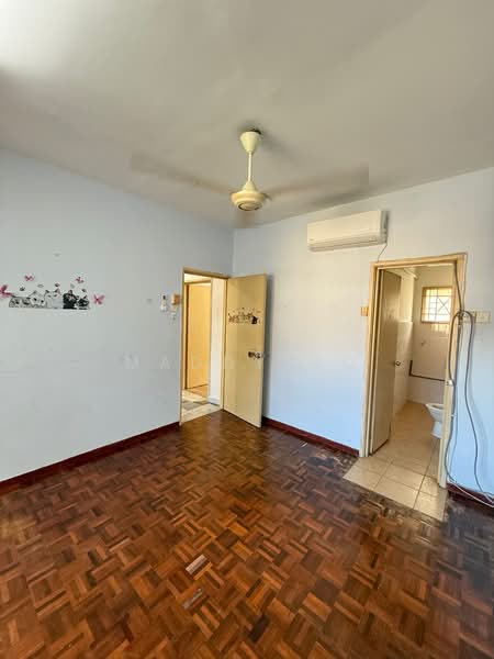 Pangsapuri untuk Dijual di Sri Penaga - Maddy Ho - Bedroom - PropertyGuru.com.my