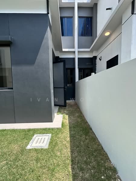 Rumah Berkembar untuk Dijual di Seksyen U13 (Setia Alam) - Ivan Wong - PropertyGuru.com.my
