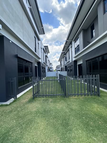 Rumah Berkembar untuk Dijual di Seksyen U13 (Setia Alam) - Ivan Wong - PropertyGuru.com.my