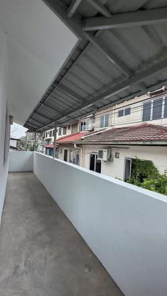 2-storey Terraced House for Sale in Seri Kembangan (Selangor) - Steve Tham - Balcony - PropertyGuru.com.my