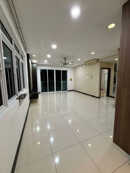 Kondominium untuk Dijual di Vertiq - Cy Issac Lee - Living Room - PropertyGuru.com.my