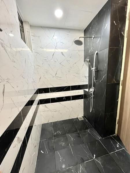 Kondominium untuk Disewa di QuayWest Residence - Gan Chun Kai - Bathroom - PropertyGuru.com.my