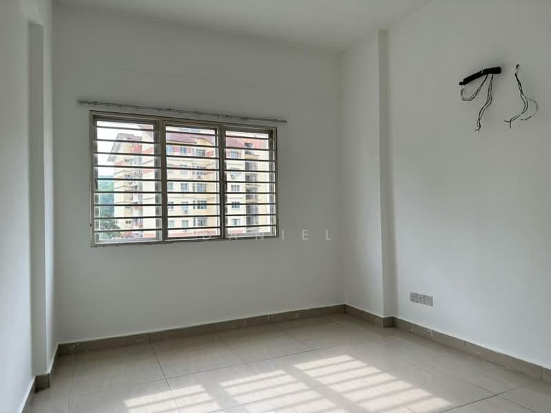 Pangsapuri untuk Dijual di Tiara Hatamas Apartment - Daniel Ng - PropertyGuru.com.my