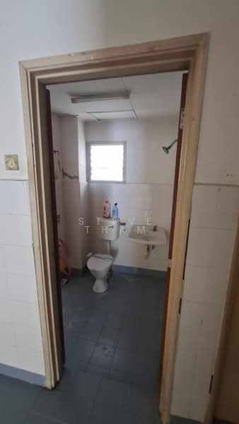 Rumah Teres 2 Tingkat untuk Dijual di Taman Puncak Jalil (Seri Kembangan) - Steve Tham - Bathroom - PropertyGuru.com.my