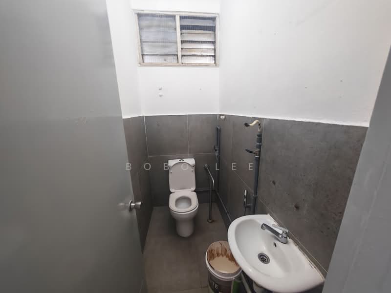 2-storey Terraced House for Sale in Taman Overseas Union (Taman Oug) (Jalan Klang Lama (Old Klang Road)) - Bobo Lee - Bathroom - PropertyGuru.com.my