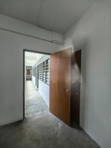Shop / Office for Rent in Klang (Selangor) - Vivan Tan - Corridor - PropertyGuru.com.my