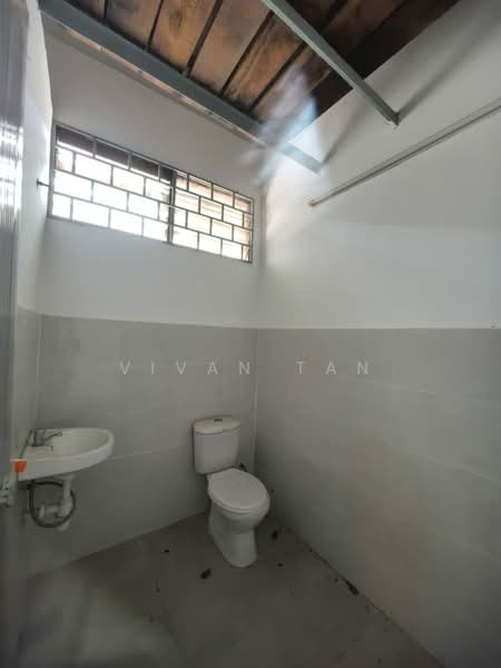 Shop / Office for Rent in Klang (Selangor) - Vivan Tan - Bathroom - PropertyGuru.com.my