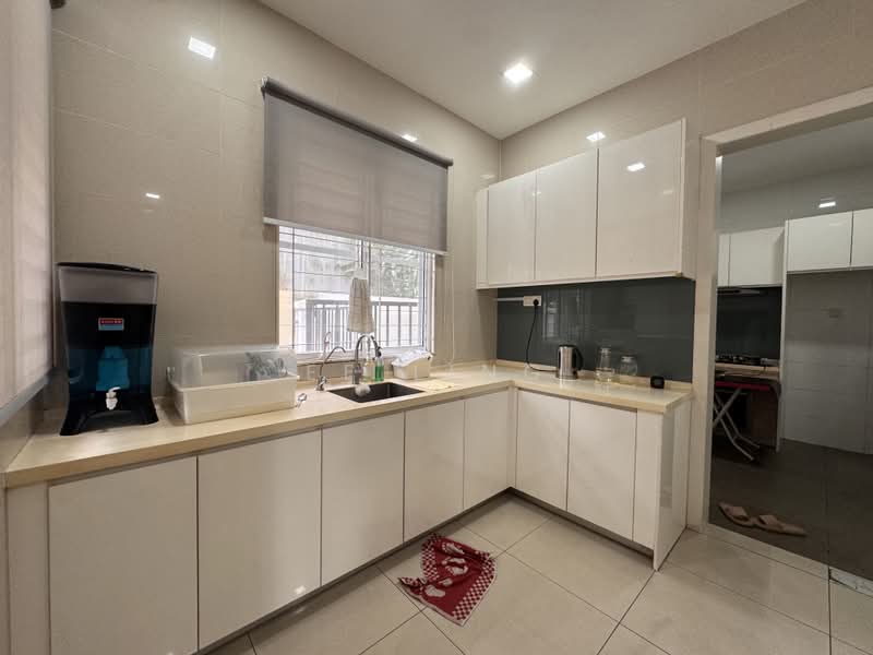 Rumah Banglo untuk Disewa di D'alpinia (Puchong) - EE Ling - Kitchen - PropertyGuru.com.my