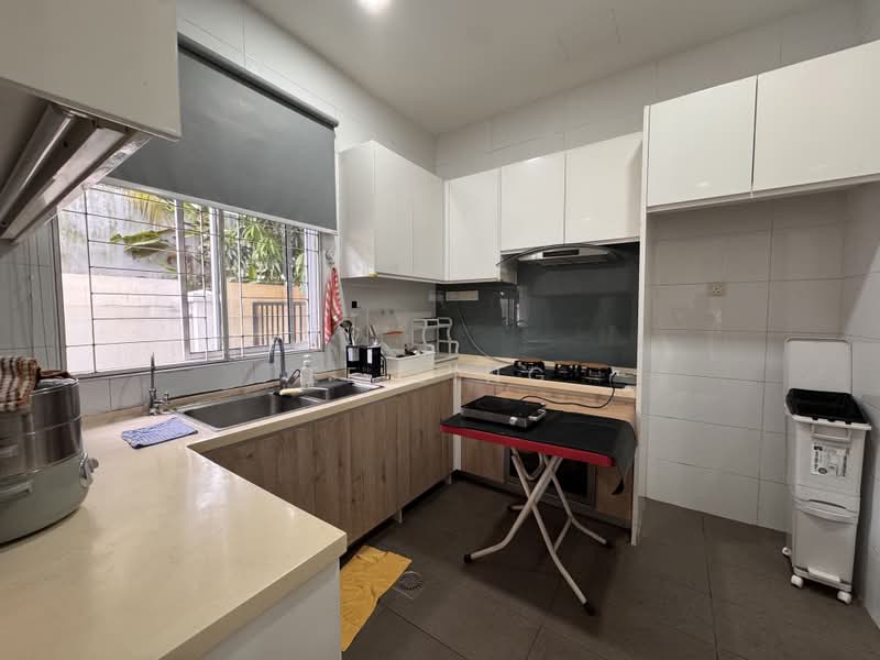 Rumah Banglo untuk Disewa di D'alpinia (Puchong) - EE Ling - Kitchen - PropertyGuru.com.my