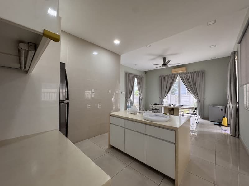 Rumah Banglo untuk Disewa di D'alpinia (Puchong) - EE Ling - Kitchen - PropertyGuru.com.my