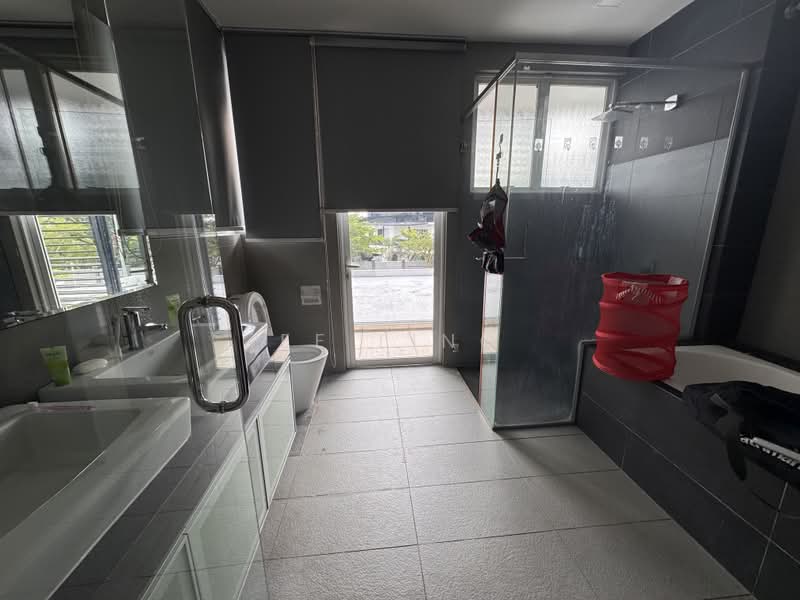 Rumah Banglo untuk Disewa di D'alpinia (Puchong) - EE Ling - Bathroom - PropertyGuru.com.my
