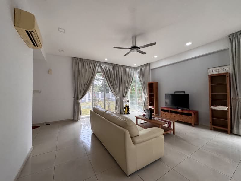 Rumah Banglo untuk Disewa di D'alpinia (Puchong) - EE Ling - Living Room - PropertyGuru.com.my