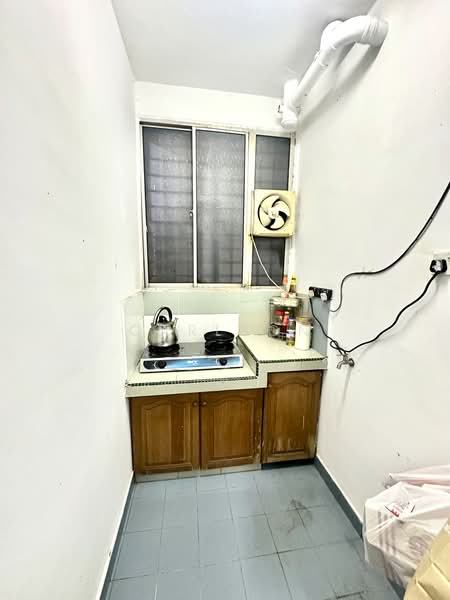 Pangsapuri untuk Dijual di Starville - Carlson Chee - Kitchen - PropertyGuru.com.my